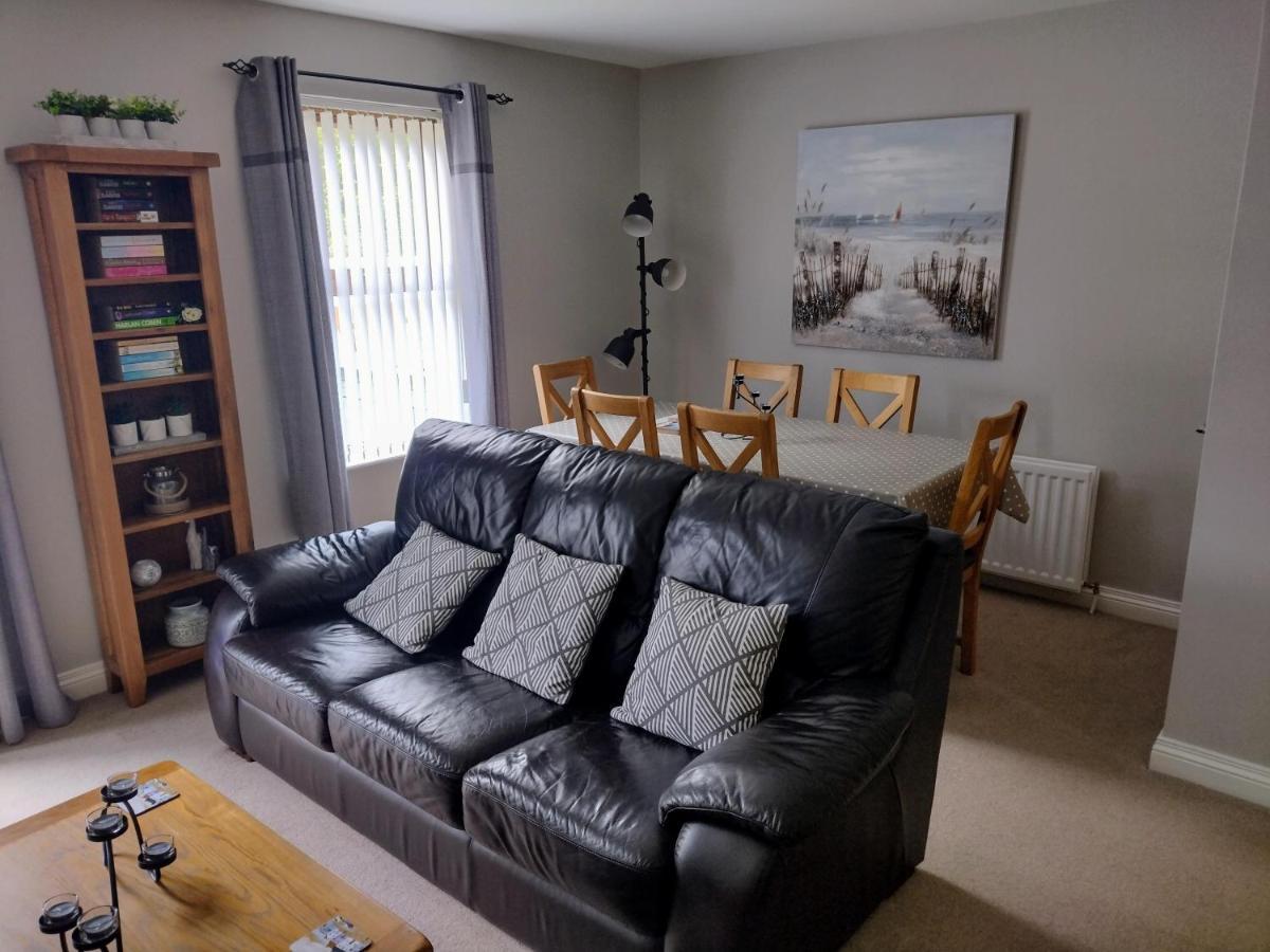 Villa Mournes Snug Newcastle  Esterno foto
